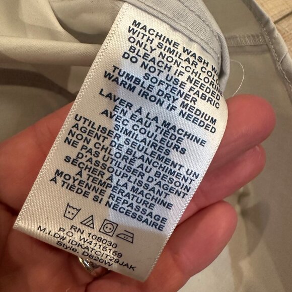 DEVON & JONES WOMENS LIGHT GREY LONG SLEEVE BUTTON SHIRT NWOT MEDIUM - Picture 5 of 7